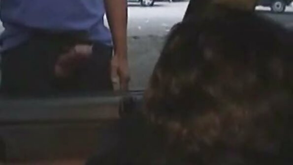 Cutie mangerténi rasa sawetara panas cum ing dheweke tutuk